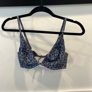 {Victoria Secret} 34C